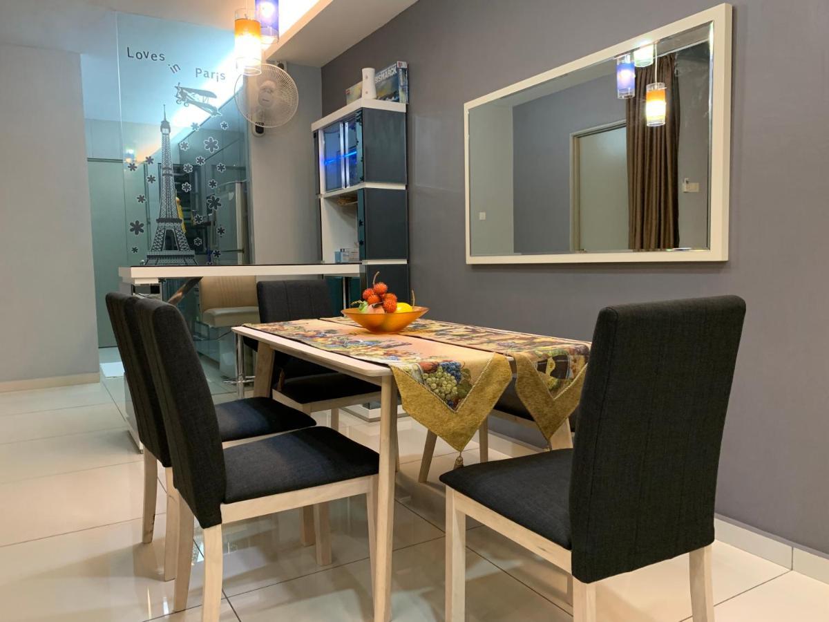 Ks1 Sky Mirror Double Storey House Holiday home *